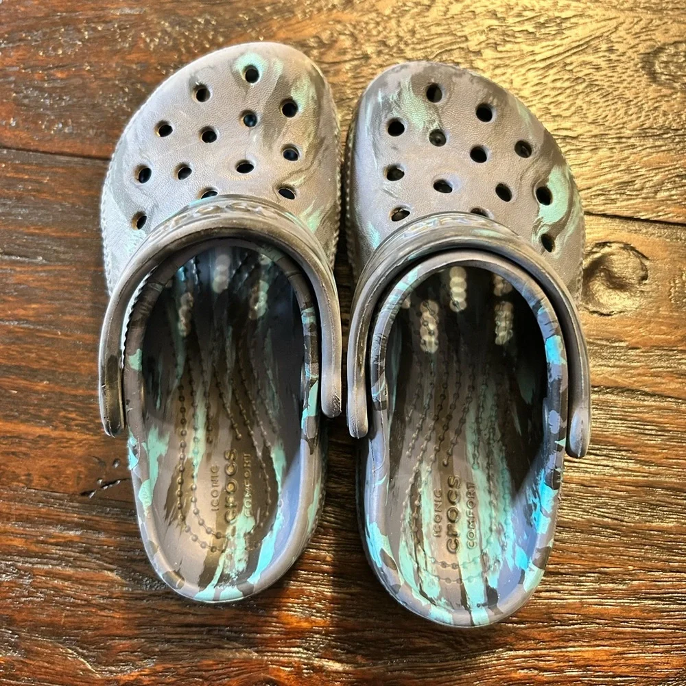 CROCS Kids Classic Clog in Gray and Teal Tie-Dye